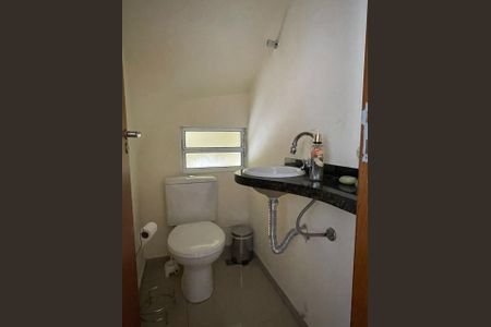 Casa à venda com 100m², 3 quartos e 2 vagas Casa à venda com 100m², 3 quartos e 2 vagasBanheiro