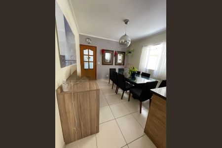 Casa à venda com 100m², 3 quartos e 2 vagas Casa à venda com 100m², 3 quartos e 2 vagasSala