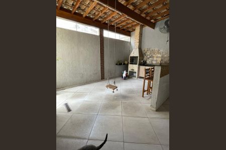 Casa à venda com 100m², 3 quartos e 2 vagas Casa à venda com 100m², 3 quartos e 2 vagasÁrea Externa