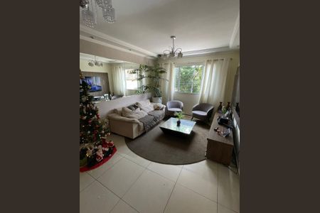 Casa à venda com 100m², 3 quartos e 2 vagas Casa à venda com 100m², 3 quartos e 2 vagasSala