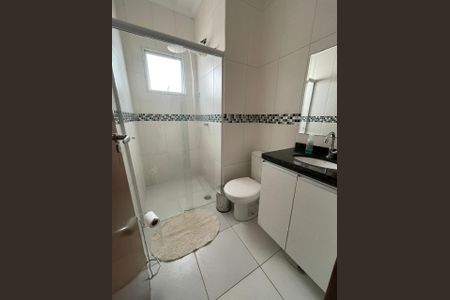 Casa à venda com 100m², 3 quartos e 2 vagas Casa à venda com 100m², 3 quartos e 2 vagasBanheiro