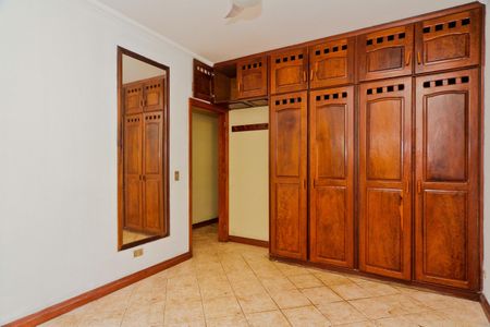 Casa à venda com 3825m², 3 quartos e 6 vagasQuarto 1