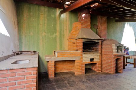 Casa à venda com 3825m², 3 quartos e 6 vagasÁrea externa