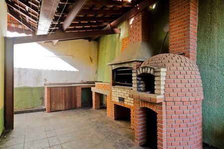 Casa à venda com 3825m², 3 quartos e 6 vagasÁrea externa