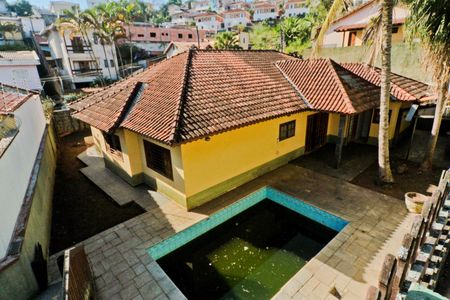 Casa à venda com 3825m², 3 quartos e 6 vagasÁrea externa