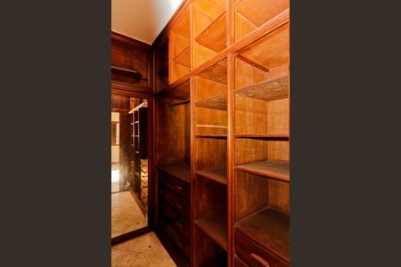 Casa à venda com 3825m², 3 quartos e 6 vagasSuíte