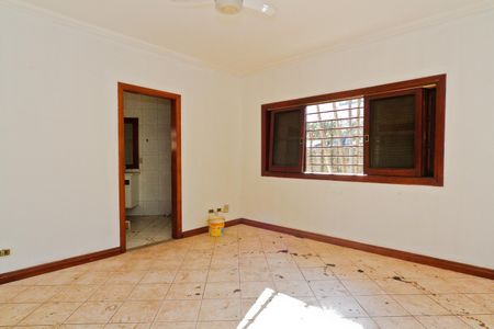 Casa à venda com 3825m², 3 quartos e 6 vagasSuíte