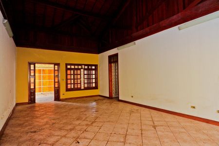 Casa à venda com 3825m², 3 quartos e 6 vagasSala