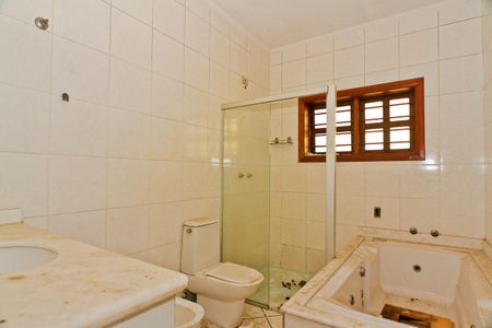 Casa à venda com 3825m², 3 quartos e 6 vagasBanheiro