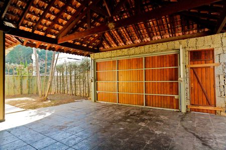 Casa à venda com 3825m², 3 quartos e 6 vagasÁrea externa