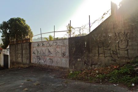 Casa à venda com 3825m², 3 quartos e 6 vagasFachada