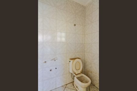 Casa à venda com 3825m², 3 quartos e 6 vagasÁrea externa - banheiro