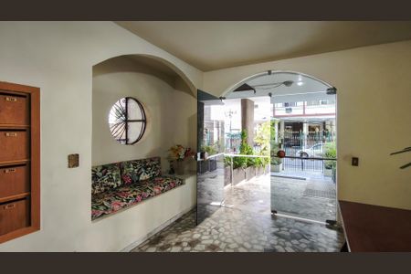 Apartamento à venda com 72m², 2 quartos e 1 vagaFachada e portaria