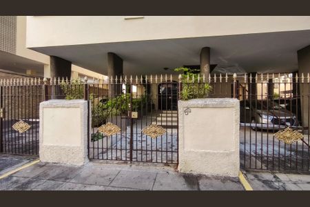 Apartamento à venda com 72m², 2 quartos e 1 vagaFachada e portaria