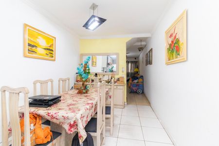 Casa à venda com 180m², 3 quartos e 3 vagasSala