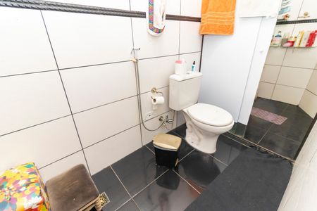 Casa à venda com 180m², 3 quartos e 3 vagasBanheiro da Suíte