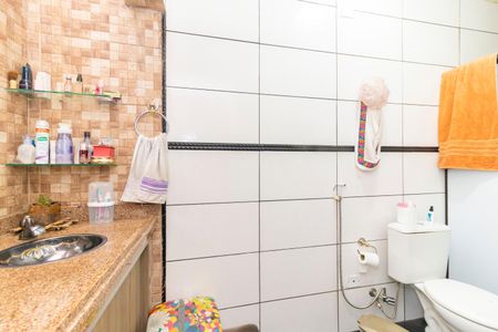 Casa à venda com 180m², 3 quartos e 3 vagasBanheiro da Suíte