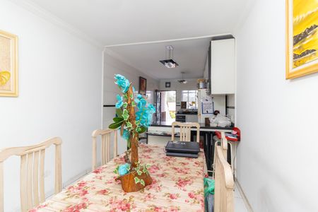 Casa à venda com 180m², 3 quartos e 3 vagasSala