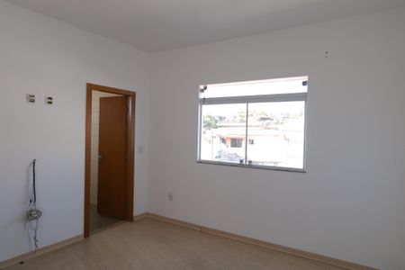 Casa à venda com 200m², 3 quartos e 3 vagasSuíte