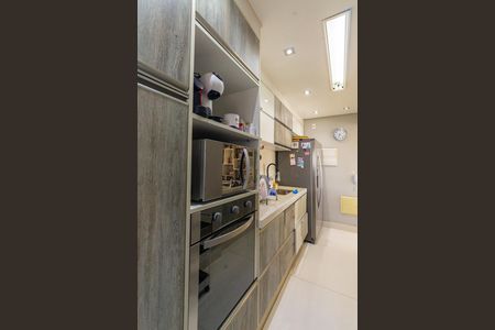 Apartamento para alugar com 100m², 2 quartos e 2 vagas Apartamento para alugar com 100m², 2 quartos e 2 vagasCozinha