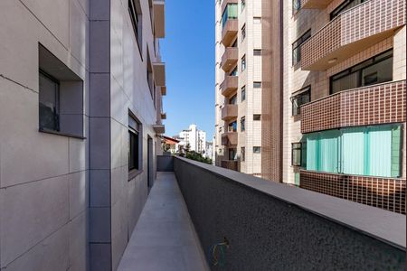 Apartamento à venda com 76m², 2 quartos e 2 vagasSacada