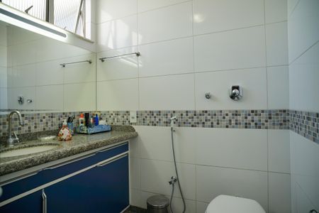 Apartamento à venda com 210m², 3 quartos e 1 vaga Apartamento à venda com 210m², 3 quartos e 1 vagaBanheiro Social