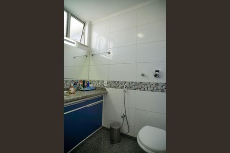 Apartamento à venda com 210m², 3 quartos e 1 vaga Apartamento à venda com 210m², 3 quartos e 1 vagaBanheiro Social