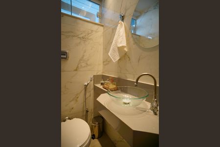 Apartamento à venda com 210m², 3 quartos e 1 vaga Apartamento à venda com 210m², 3 quartos e 1 vagaLavabo