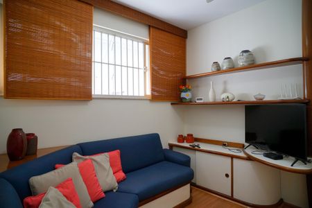 Apartamento à venda com 210m², 3 quartos e 1 vaga Apartamento à venda com 210m², 3 quartos e 1 vagaSala de TV
