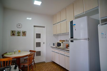 Apartamento à venda com 210m², 3 quartos e 1 vaga Apartamento à venda com 210m², 3 quartos e 1 vagaCozinha