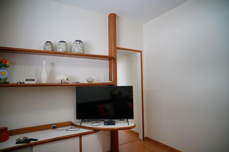 Apartamento à venda com 210m², 3 quartos e 1 vaga Apartamento à venda com 210m², 3 quartos e 1 vagaSala de TV