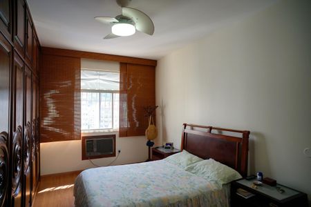 Apartamento à venda com 210m², 3 quartos e 1 vaga Apartamento à venda com 210m², 3 quartos e 1 vagaSuíte