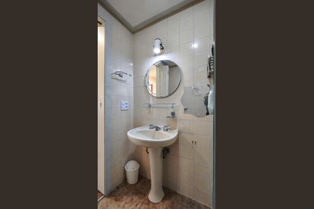 Apartamento para alugar com 85m², 2 quartos e 1 vaga Apartamento para alugar com 85m², 2 quartos e 1 vagaBanheiro Corredor