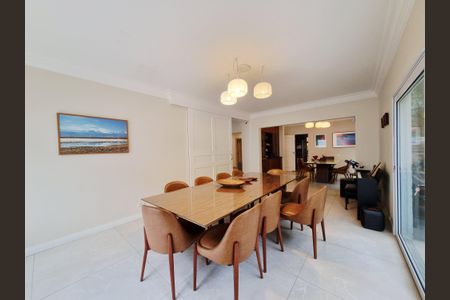 Casa para alugar com 812m², 3 quartos e 6 vagas Casa para alugar com 812m², 3 quartos e 6 vagasSala de Jantar