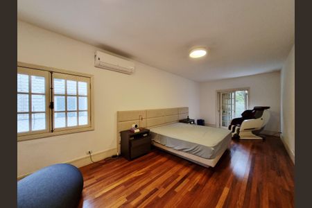 Casa para alugar com 812m², 3 quartos e 6 vagas Casa para alugar com 812m², 3 quartos e 6 vagasSuíte 2