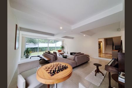 Casa para alugar com 812m², 3 quartos e 6 vagas Casa para alugar com 812m², 3 quartos e 6 vagasSala