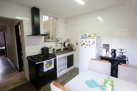 Casa à venda com 90m², 3 quartos e 2 vagasCozinha