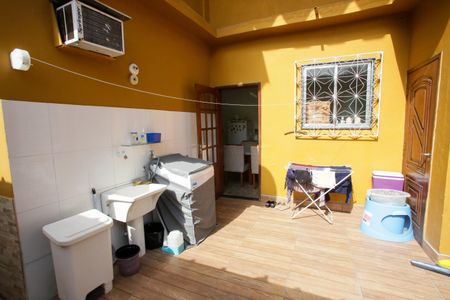 Casa à venda com 90m², 3 quartos e 2 vagasÁrea de Serviço