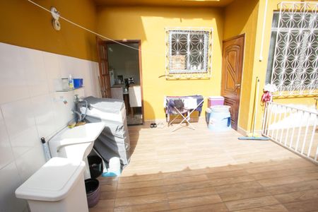 Casa à venda com 90m², 3 quartos e 2 vagasÁrea de Serviço