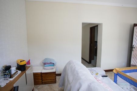 Casa à venda com 90m², 3 quartos e 2 vagasSala