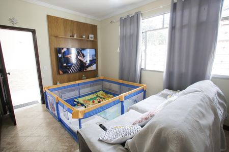 Casa à venda com 90m², 3 quartos e 2 vagasSala