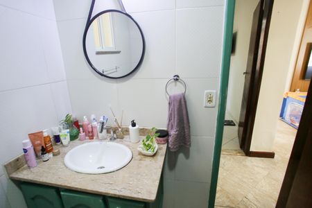 Casa à venda com 90m², 3 quartos e 2 vagasBanheiro Social