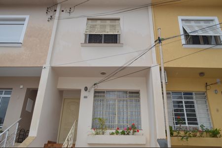 Casa de condomínio à venda com 110m², 3 quartos e 2 vagas Casa de condomínio à venda com 110m², 3 quartos e 2 vagasFachada