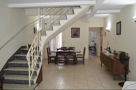 Casa de condomínio à venda com 110m², 3 quartos e 2 vagasSala