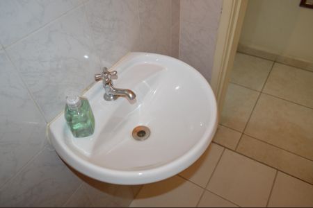 Casa de condomínio à venda com 110m², 3 quartos e 2 vagasLavabo