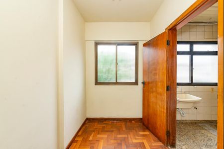 Apartamento à venda com 148m², 4 quartos e 3 vagas Apartamento à venda com 148m², 4 quartos e 3 vagasQuarto de Serviço