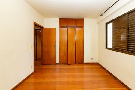 Apartamento à venda com 148m², 4 quartos e 3 vagas Apartamento à venda com 148m², 4 quartos e 3 vagasQuarto 1