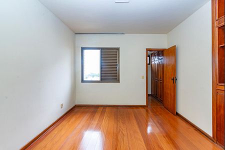Apartamento à venda com 148m², 4 quartos e 3 vagas Apartamento à venda com 148m², 4 quartos e 3 vagasSuíte