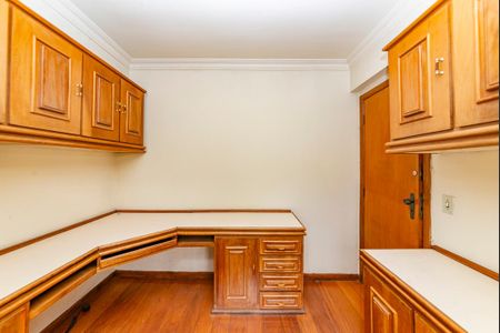 Apartamento à venda com 148m², 4 quartos e 3 vagas Apartamento à venda com 148m², 4 quartos e 3 vagasEscritório