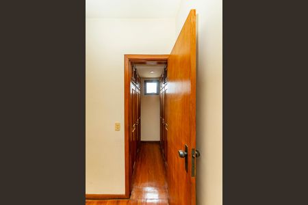 Apartamento à venda com 148m², 4 quartos e 3 vagas Apartamento à venda com 148m², 4 quartos e 3 vagasCloset da suíte